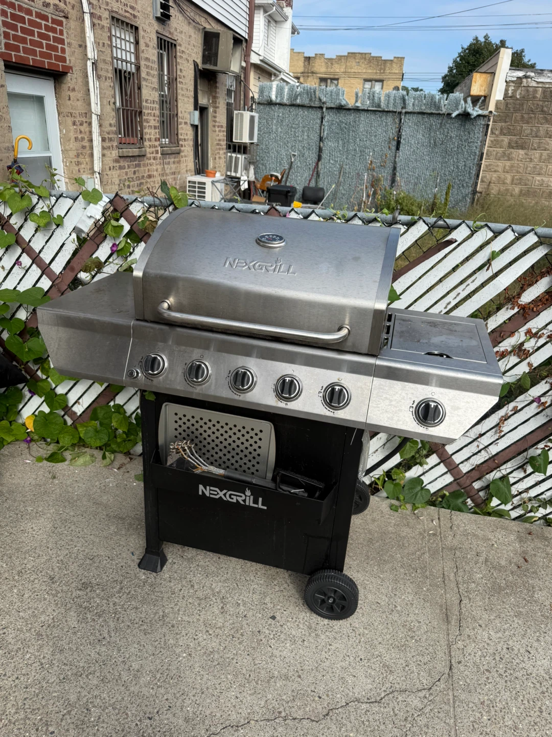 Nexgrill 5-Burner Gas Grill