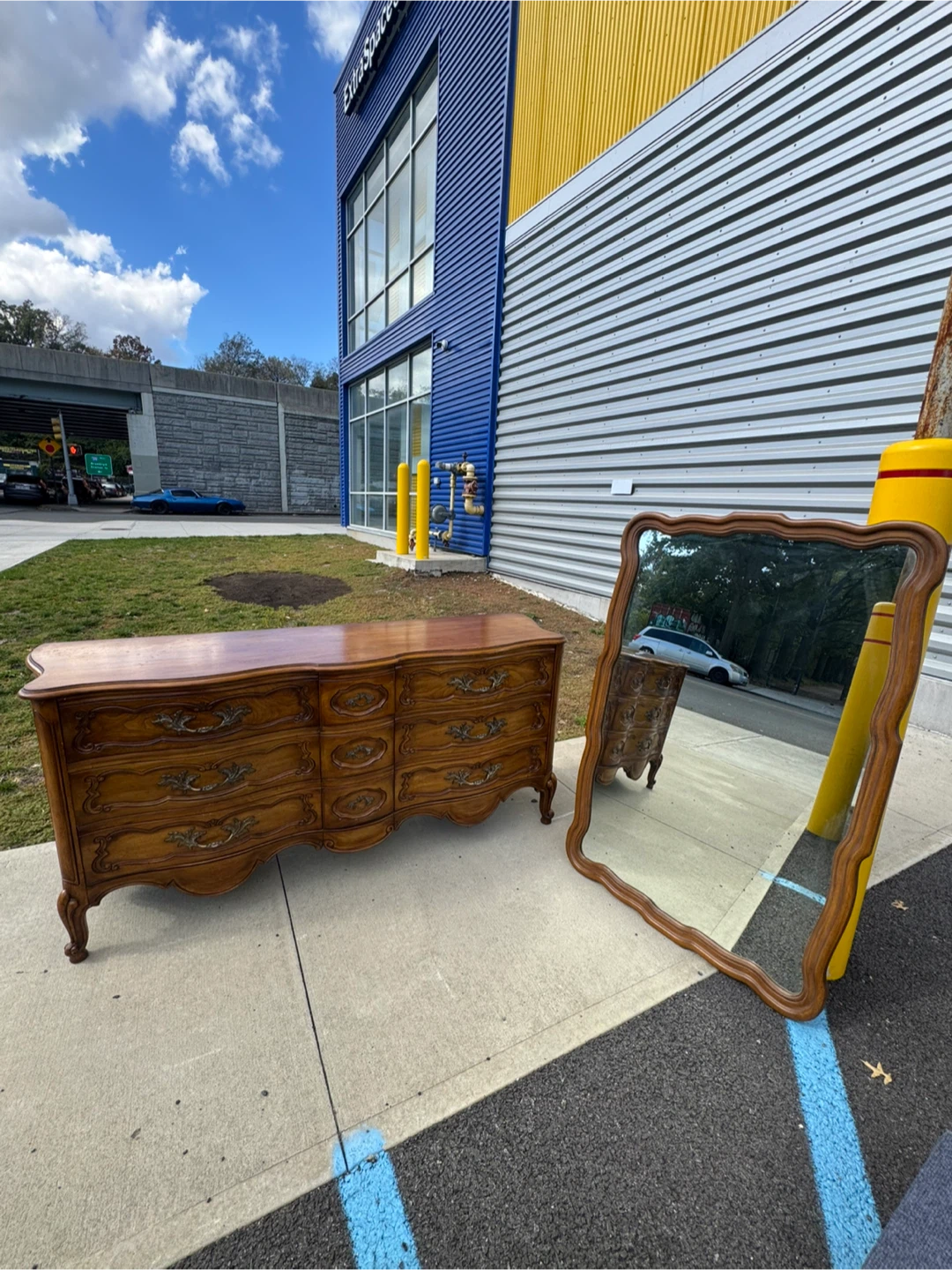 Free delivery frech dresser with mirorr - photo 2
