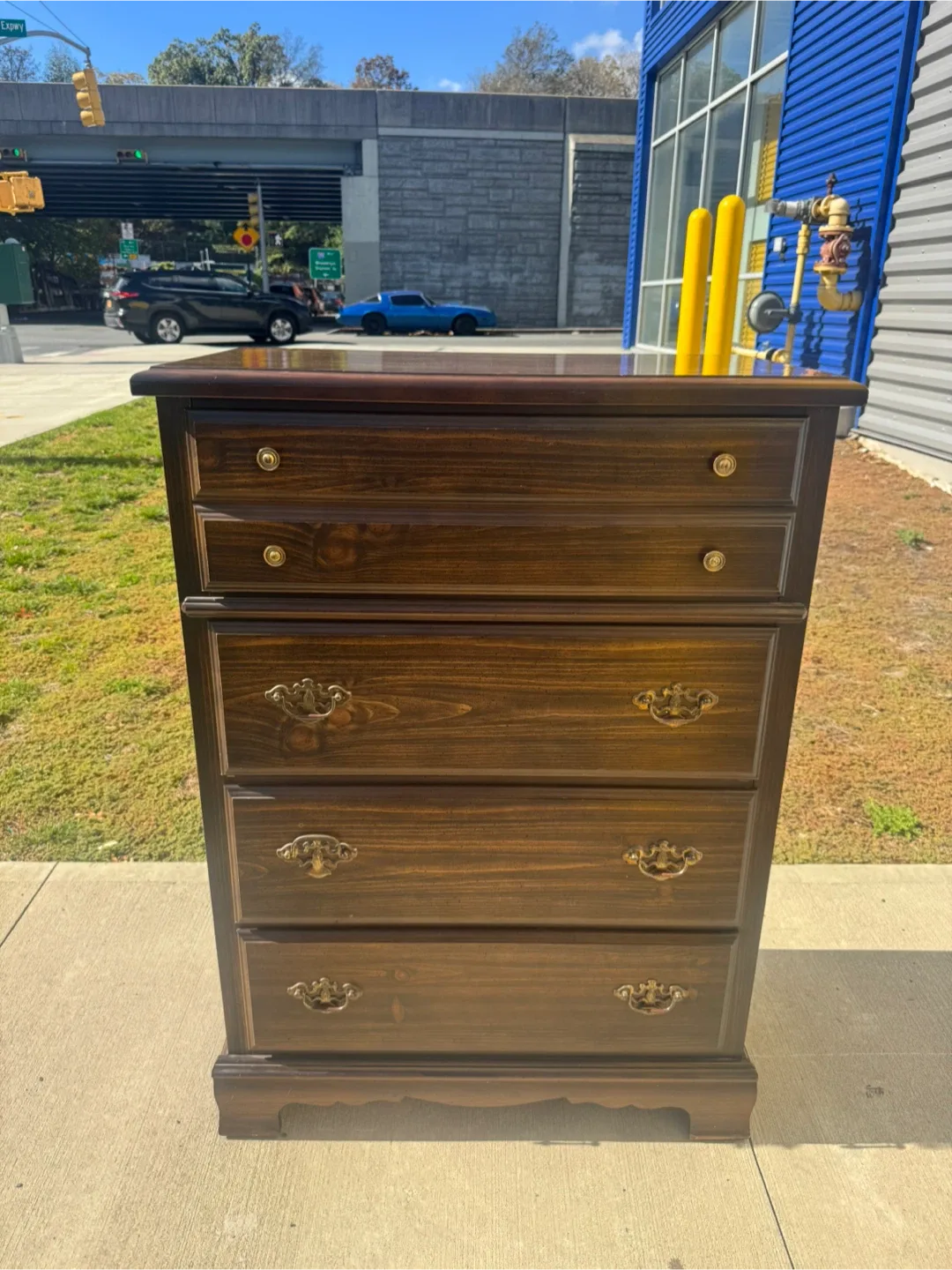 Free delivery dresser wood