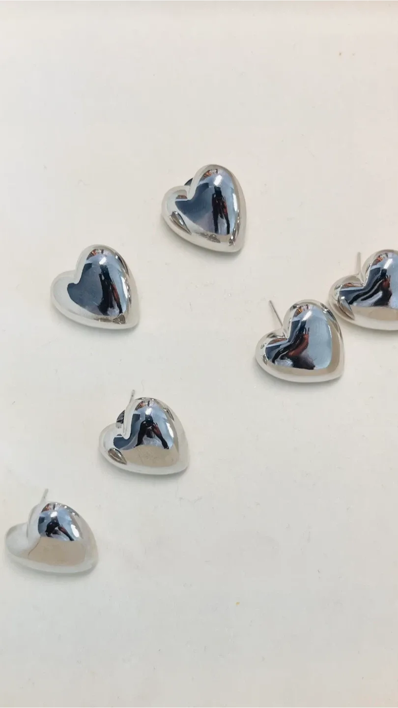 Pearl and Shell Pendant Necklace image indicator(9)