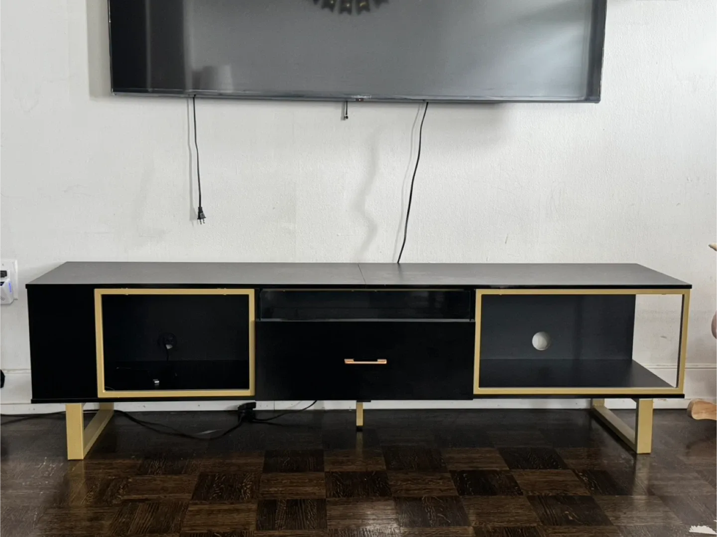 TV and Black Entertainment Unit image indicator(3)