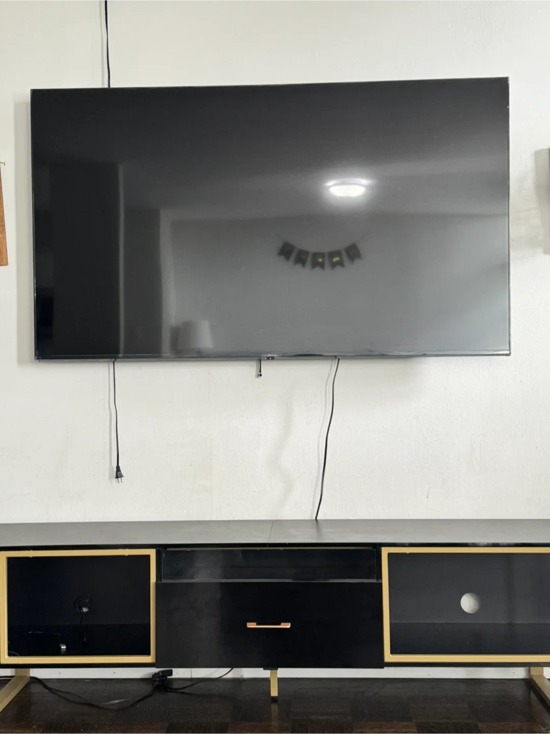 TV and Black Entertainment Unit image indicator(2)