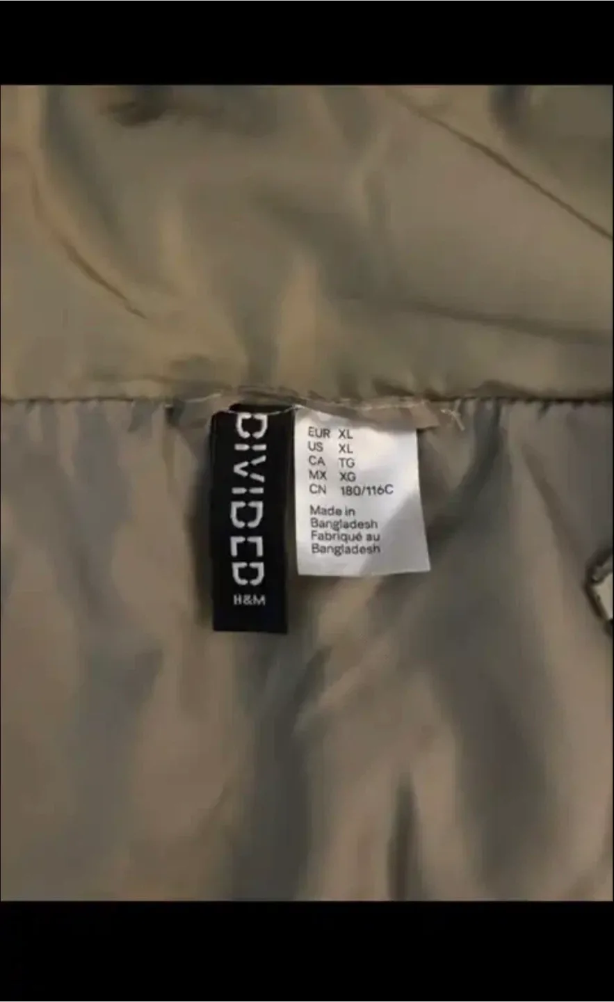 H&M Divided Puffer Vest - Size XL image indicator(2)