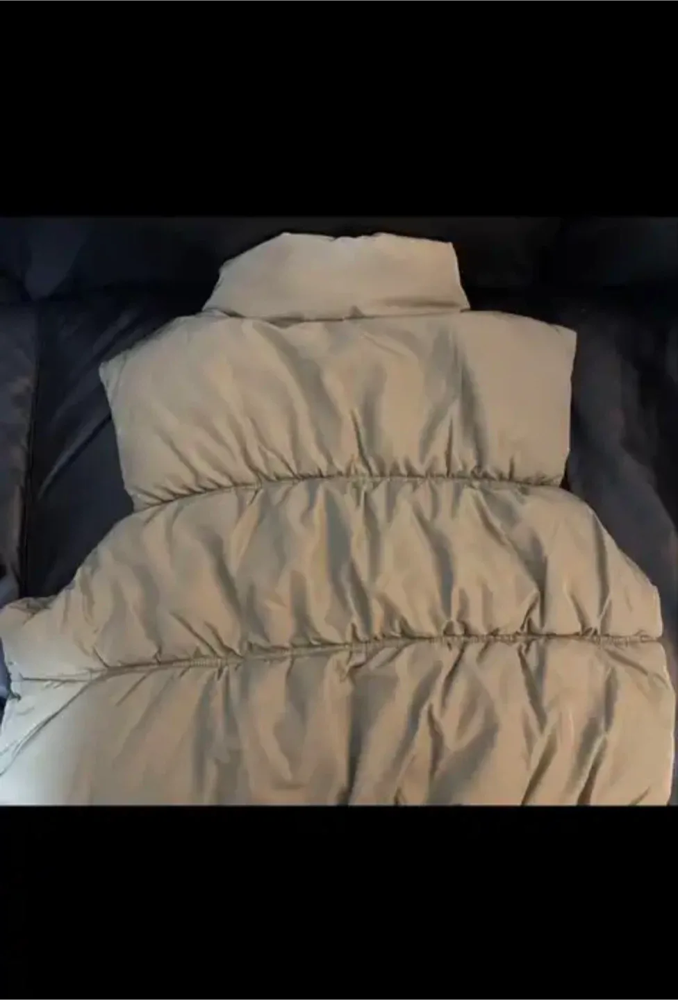 H&M Divided Puffer Vest - Size XL image indicator(3)