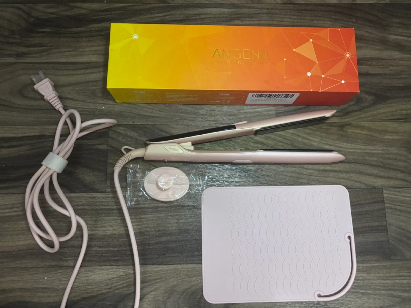 Angenil Hair Straightener - Like New! image indicator(2)