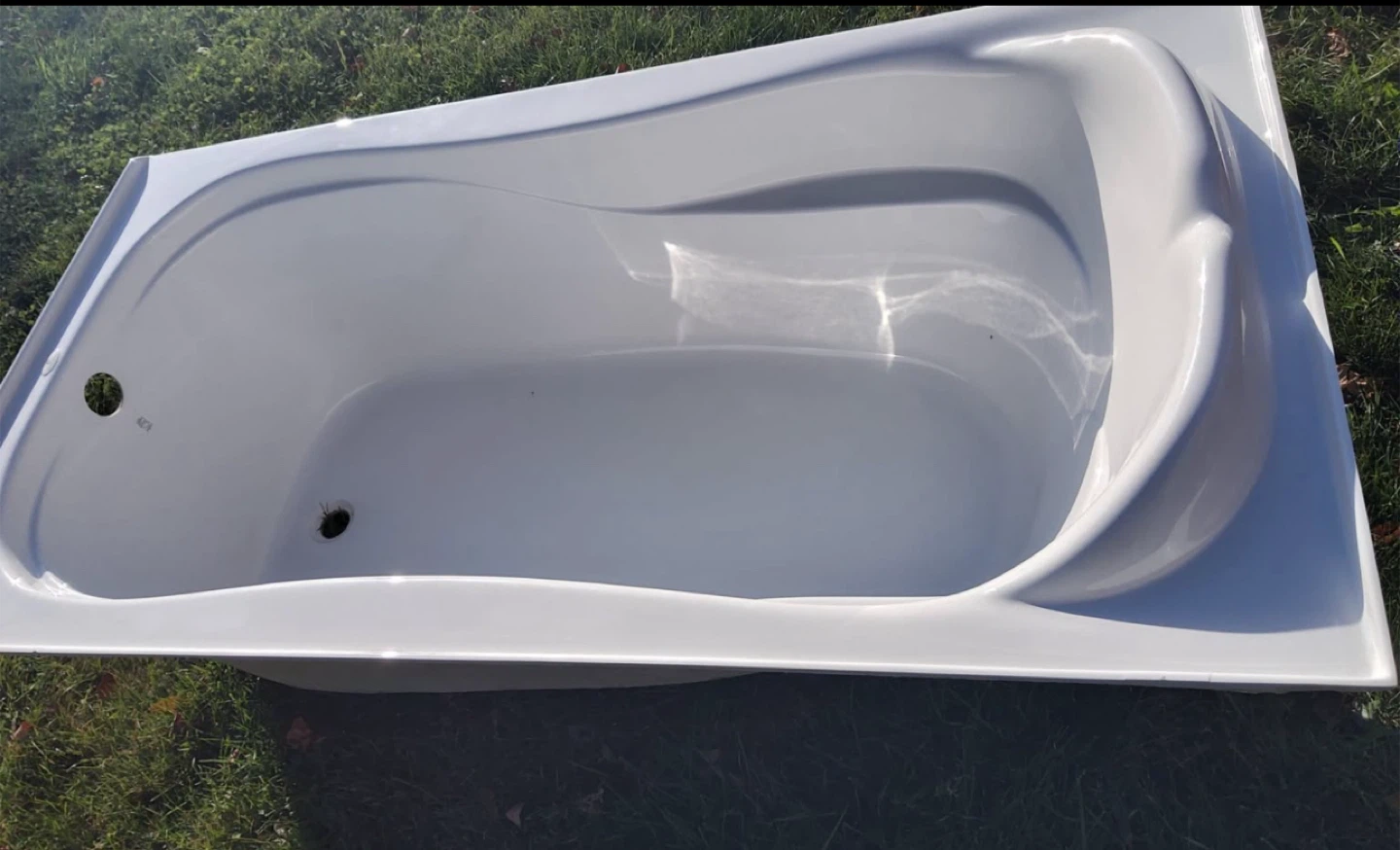 30x60 drop-in Bathtub - Great Condition! - photo 3