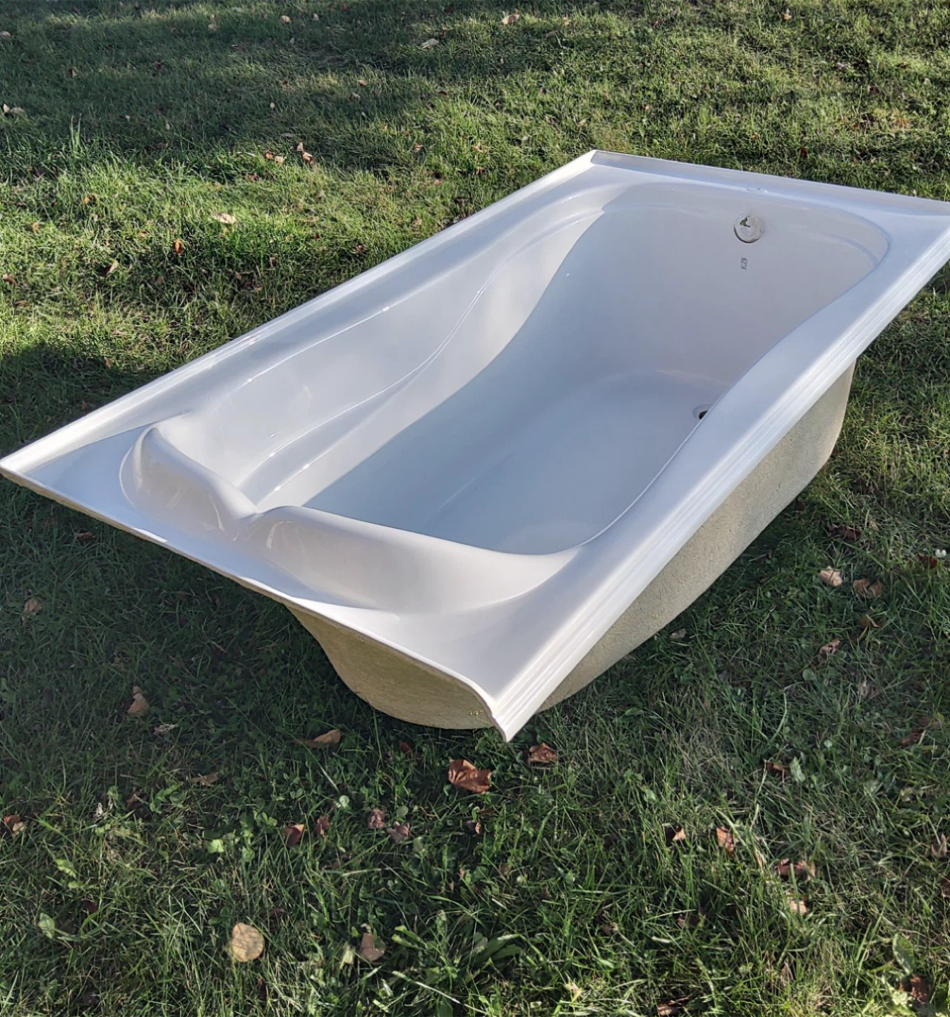 30x60 drop-in Bathtub - Great Condition! - photo 2