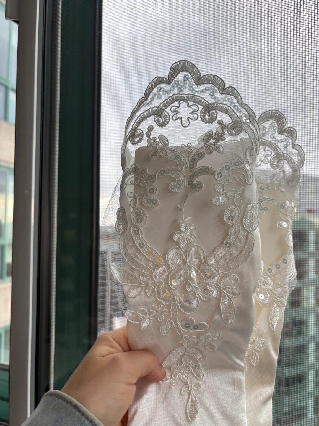 White Lace Wedding Gloves - photo 3