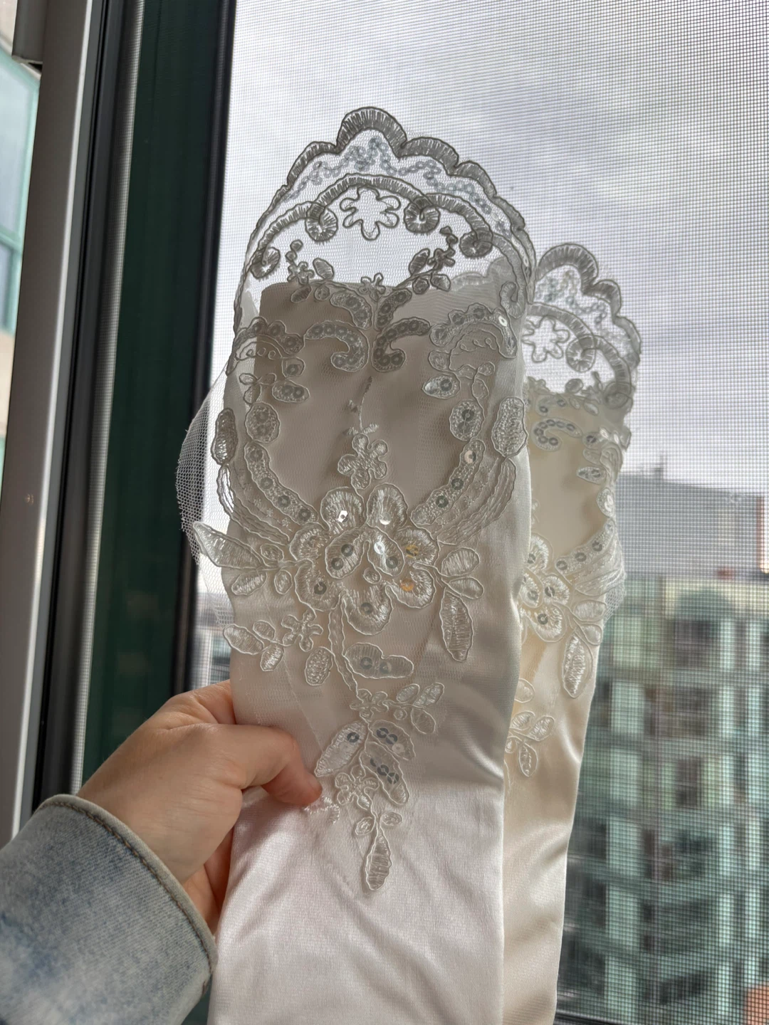 White Lace Wedding Gloves - photo 4