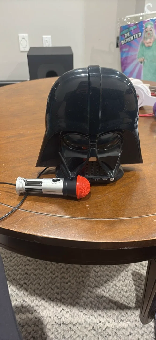 Star Wars Collectibles: Figures, Pens, Keychains image indicator(5)