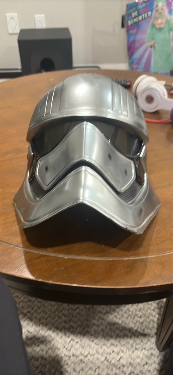 Star Wars Collectibles: Figures, Pens, Keychains image indicator(6)