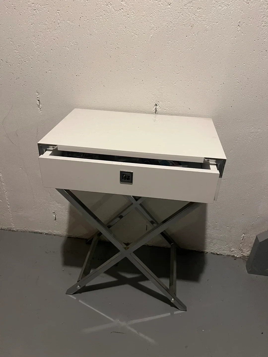 White Nightstand with Chrome Legs image indicator(3)