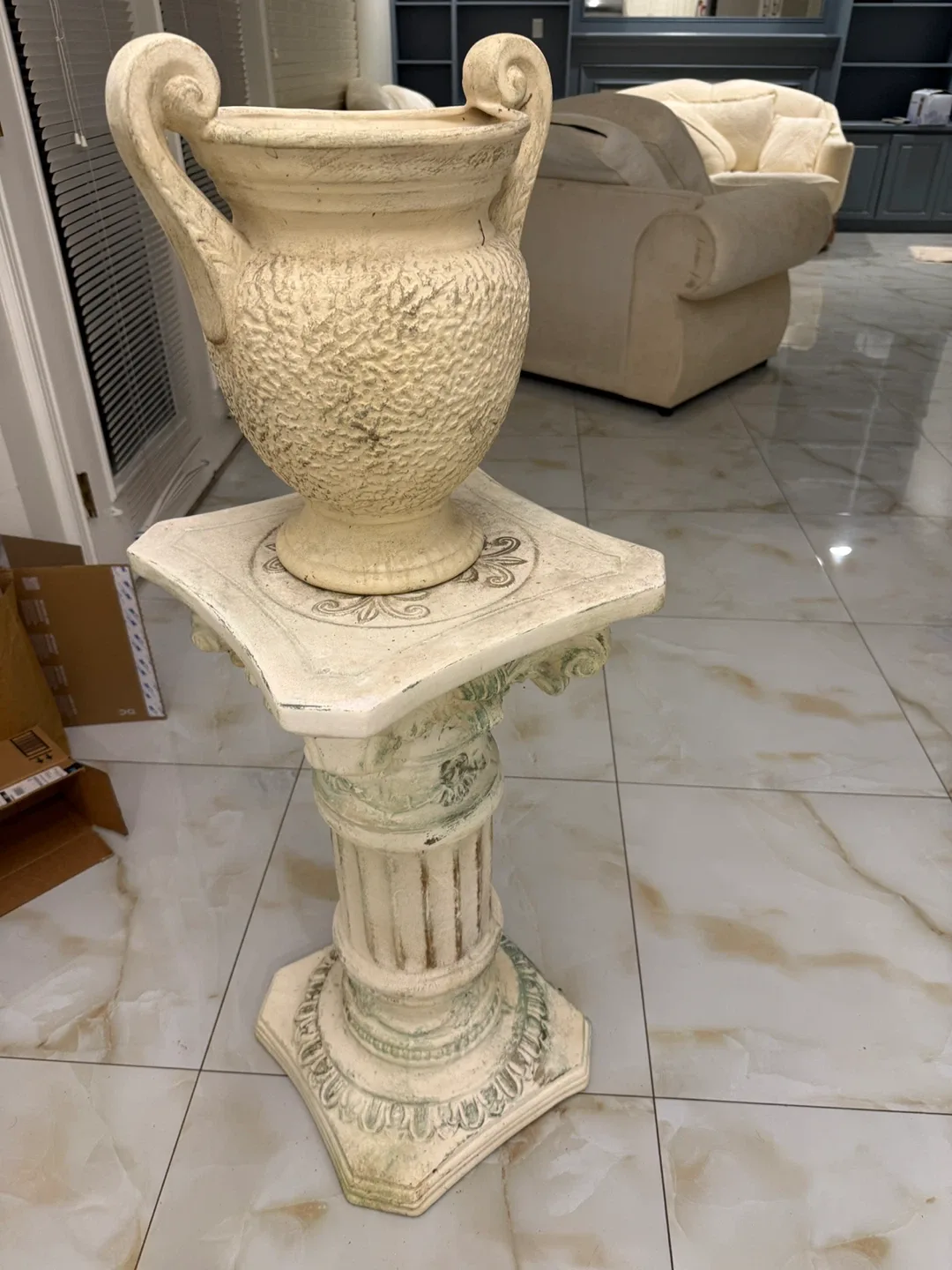 Decorative Urn on Stand image indicator(3)