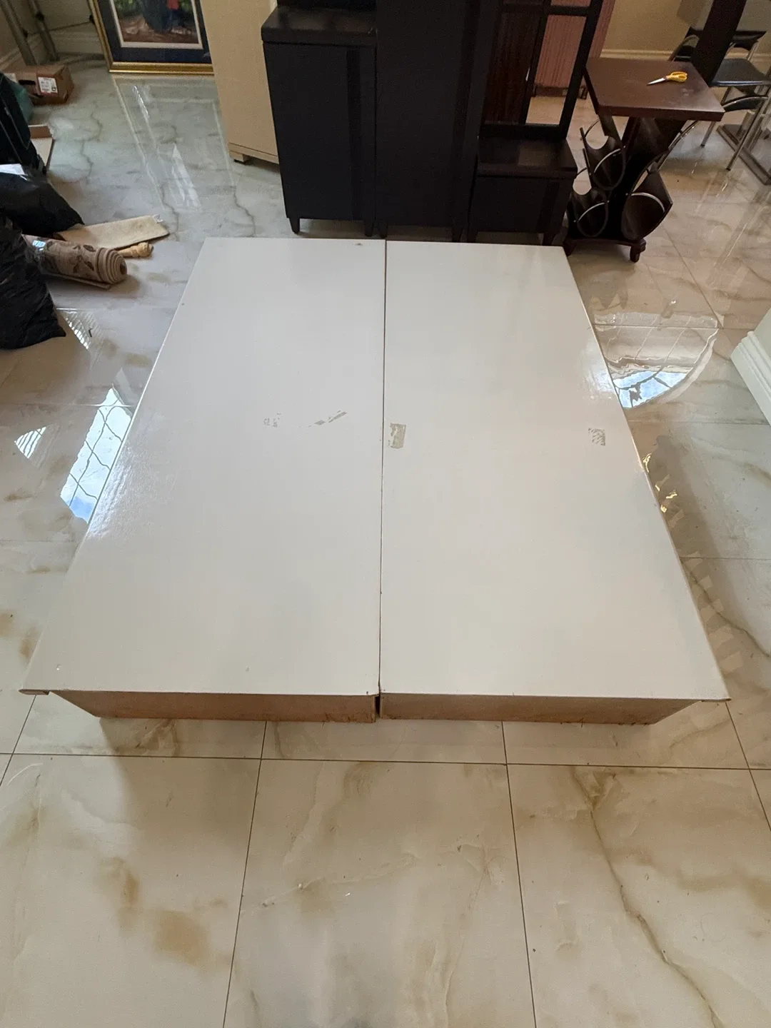 White Mattress Base (Queen Bed) image indicator(2)