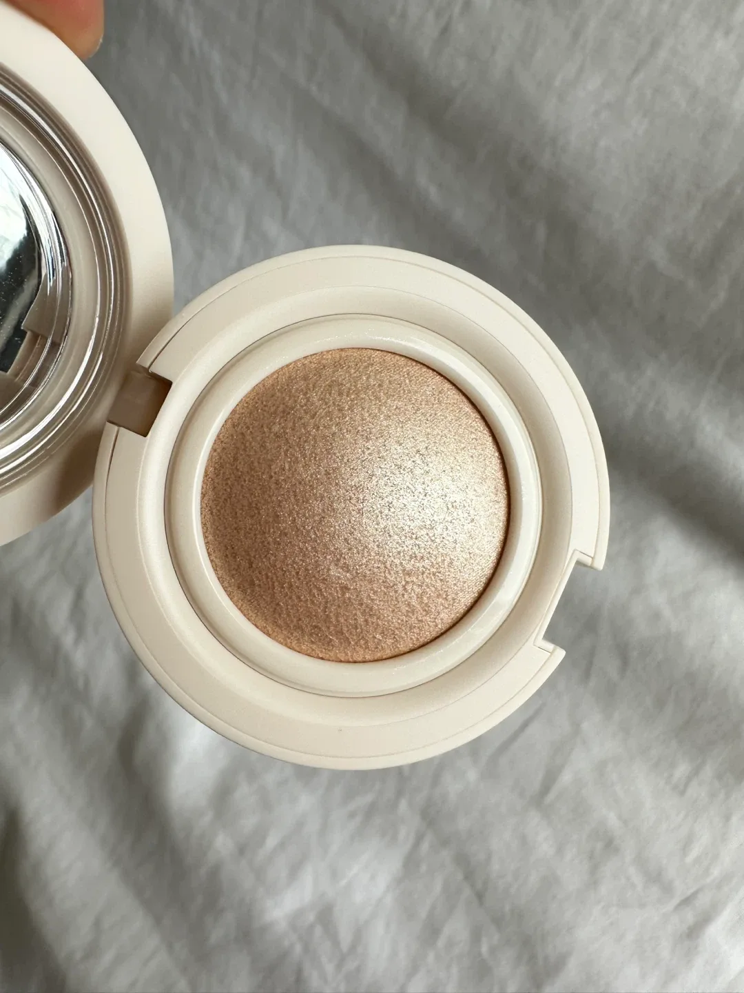 New Kaja Mochi Glow Highlighter - Toy Alien thumbnail