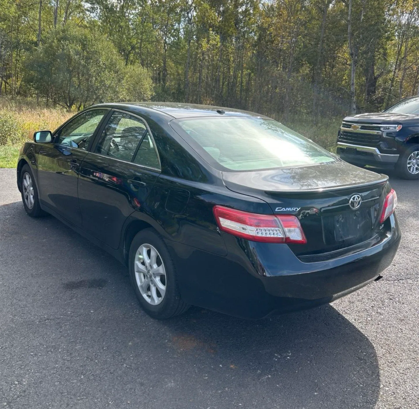 Black Toyota Camry LE image indicator(5)