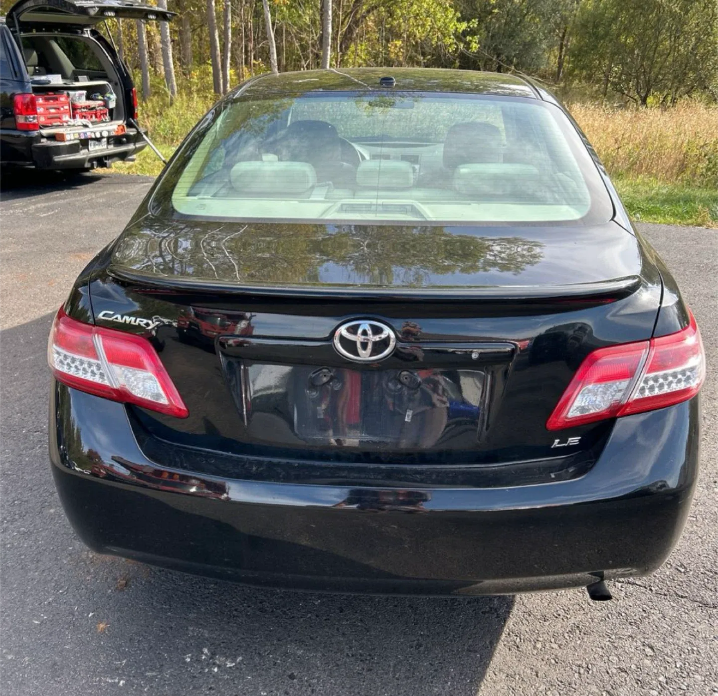 Black Toyota Camry LE image indicator(4)