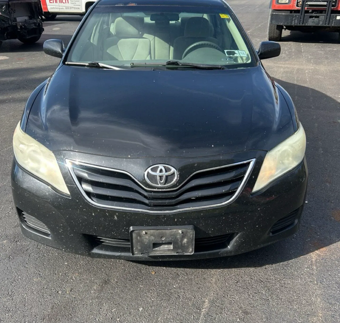 Black Toyota Camry LE image indicator(7)