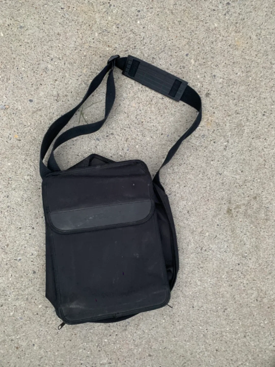 Roots Laptop Bag - Black & Grey image indicator(5)