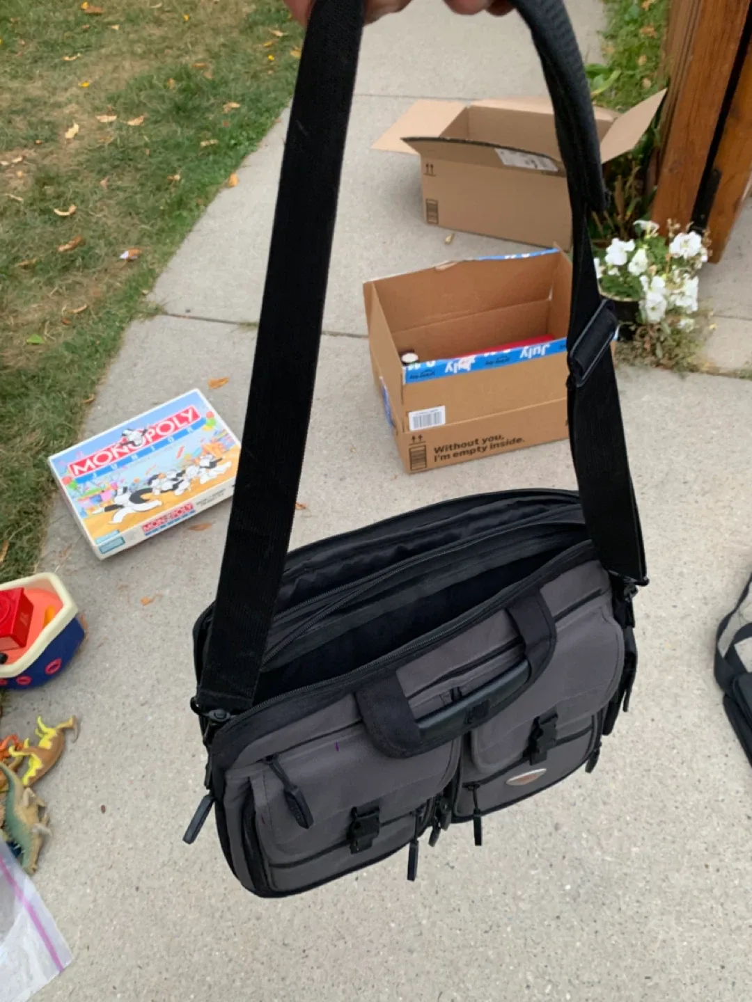 Roots Laptop Bag - Black & Grey image indicator(4)