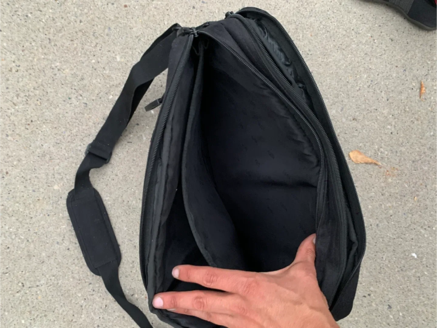 Roots Laptop Bag - Black & Grey image indicator(7)