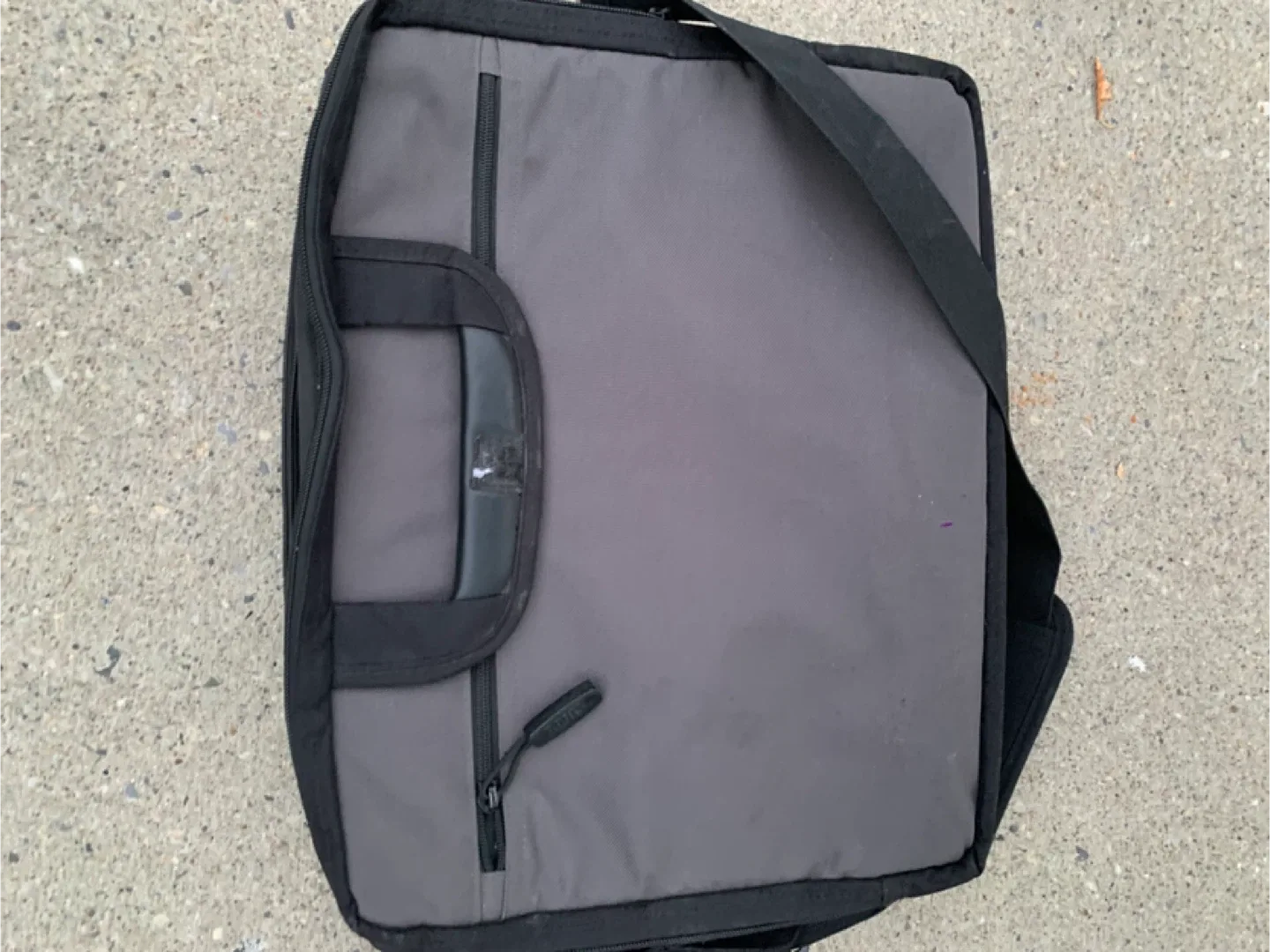 Roots Laptop Bag - Black & Grey image indicator(6)