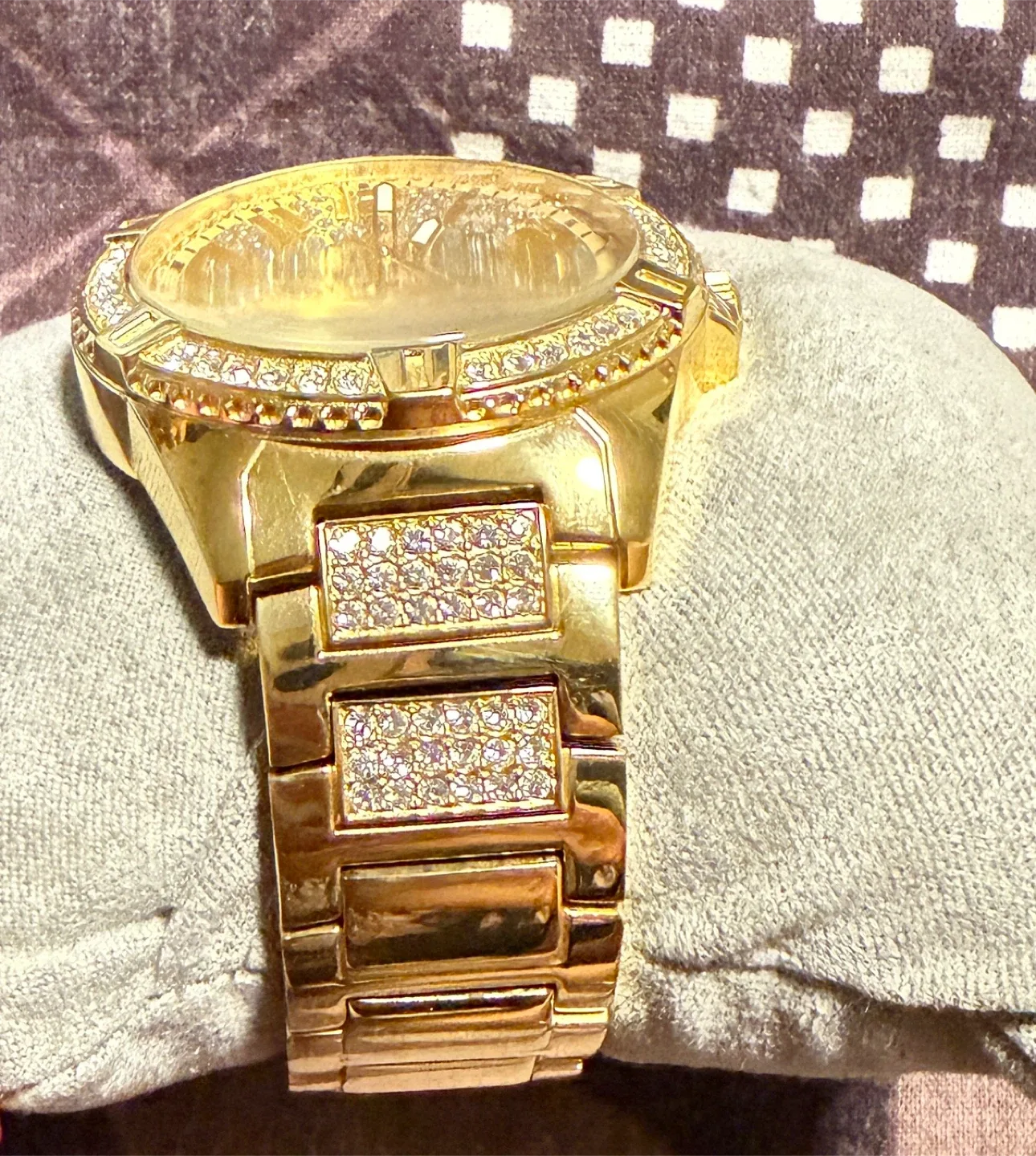 Guess Gold Watch with Diamonds image indicator(3)