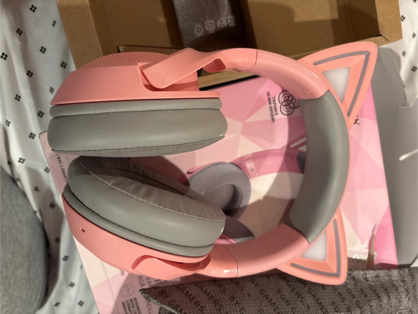 Razer Kraken Kitty V2 BT Quartz Edition - Like New! - photo 3