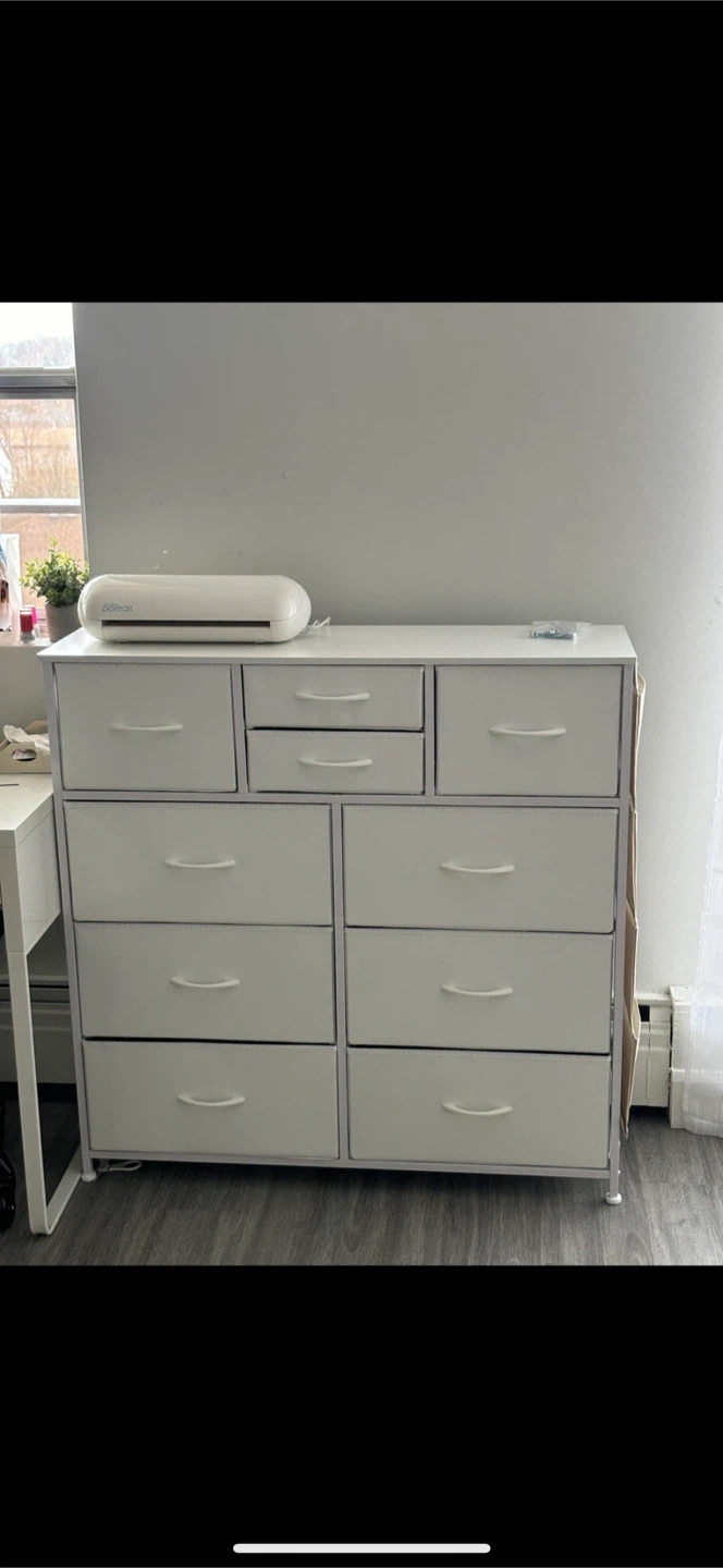 10-drawer storage dresser