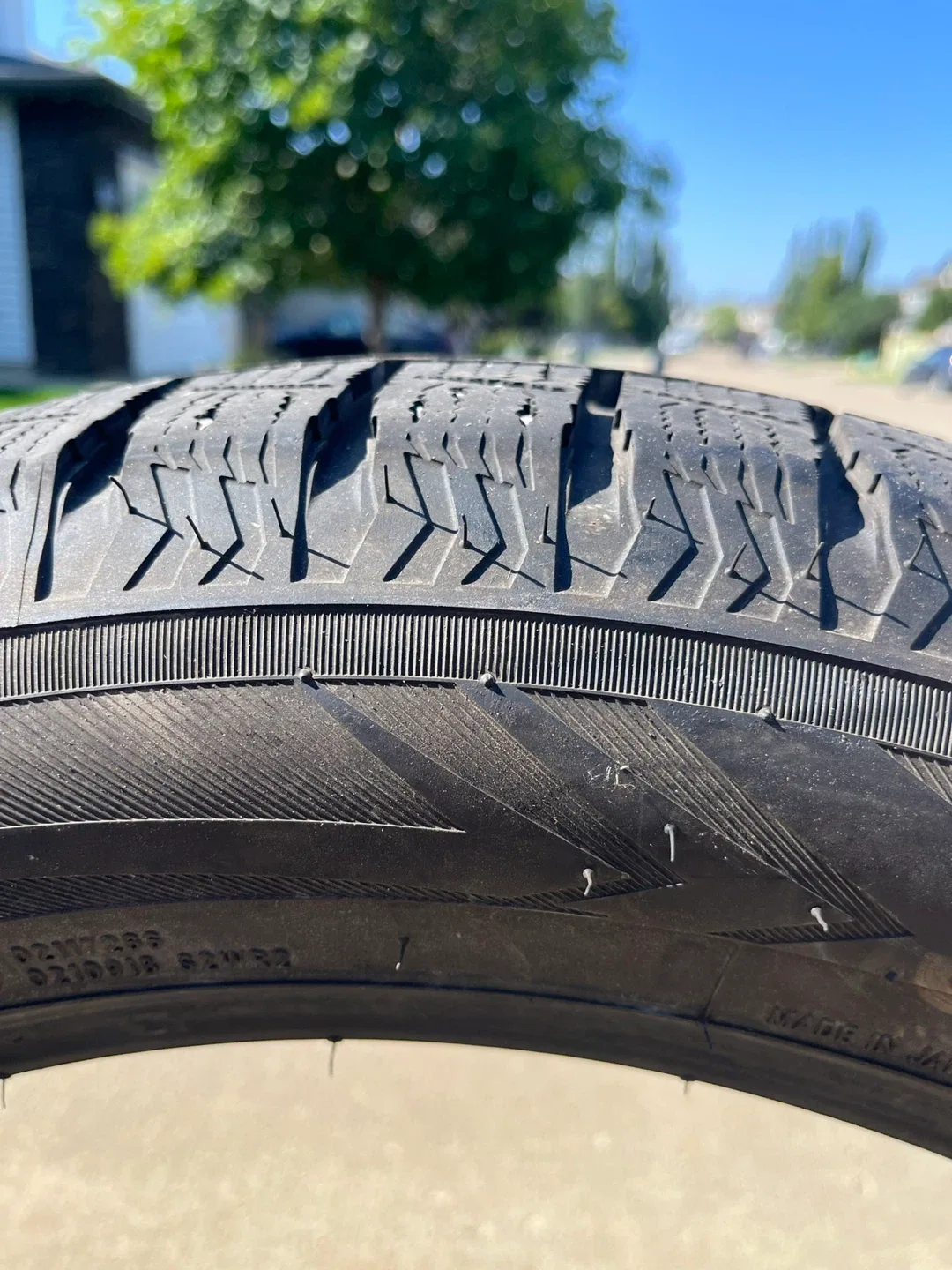 Studless 225/60R16 Winter Tire image indicator(3)