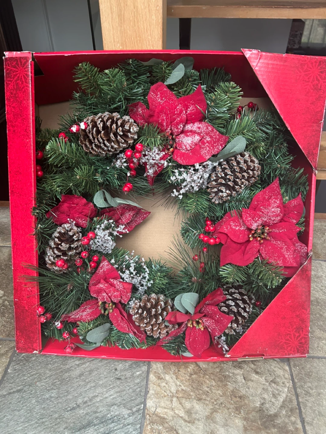 Festive Christmas wreath like new out of the box