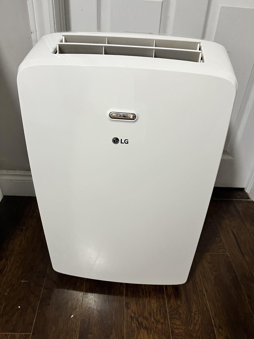LG Portable Air Conditioner - photo 2