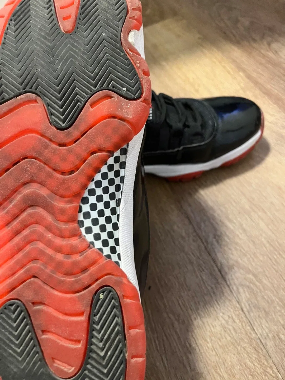 Air Jordan 11 Retro Black/Red image indicator(2)
