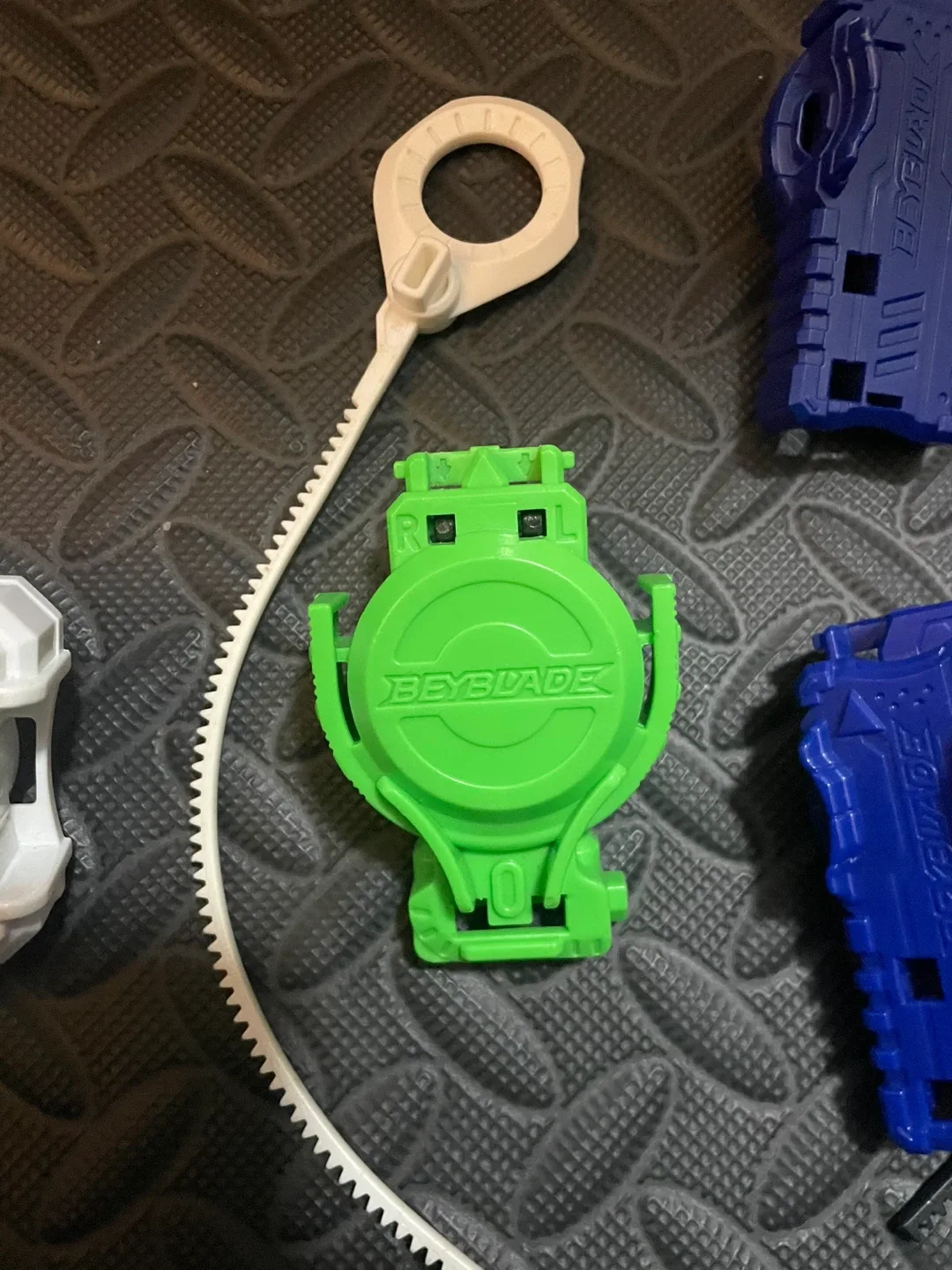 Beyblade Launchers image indicator(5)