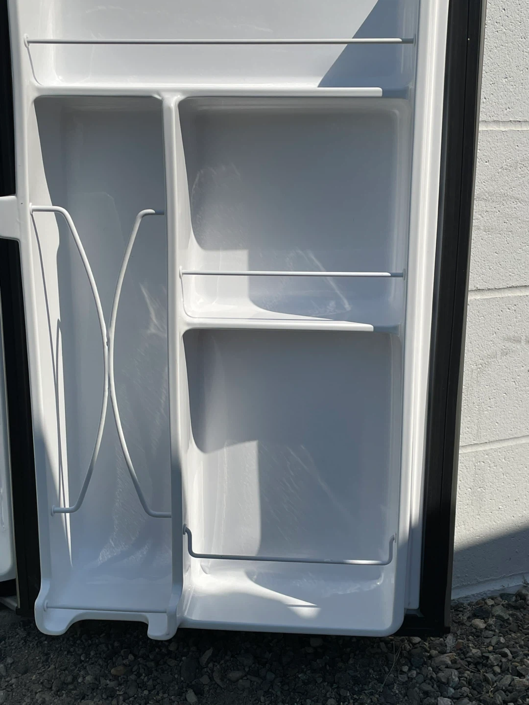 GE Compact Refrigerator - photo 3