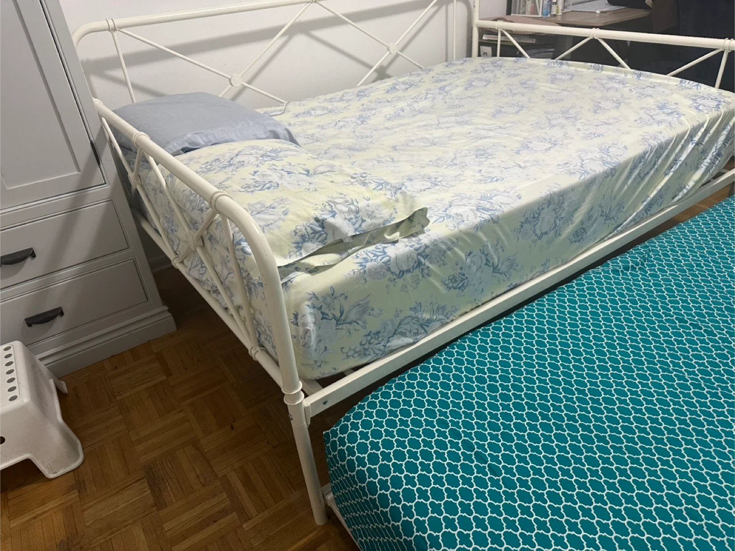 Daybed with Trundle – Two Beds in One - photo 2