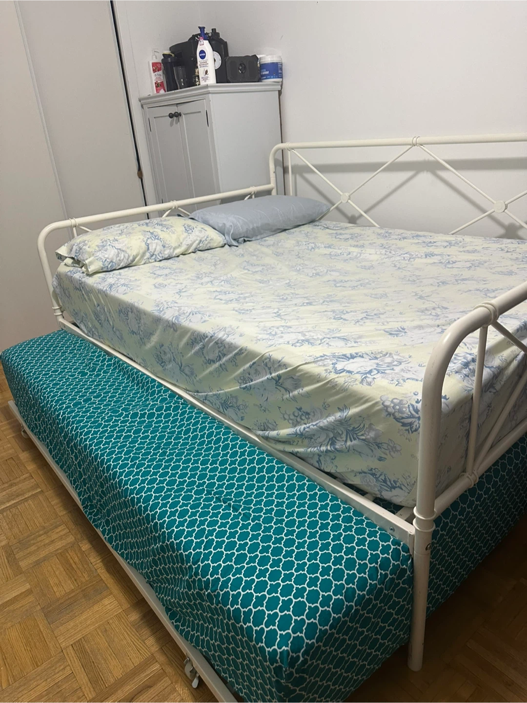 Daybed with Trundle – Two Beds in One - photo 4