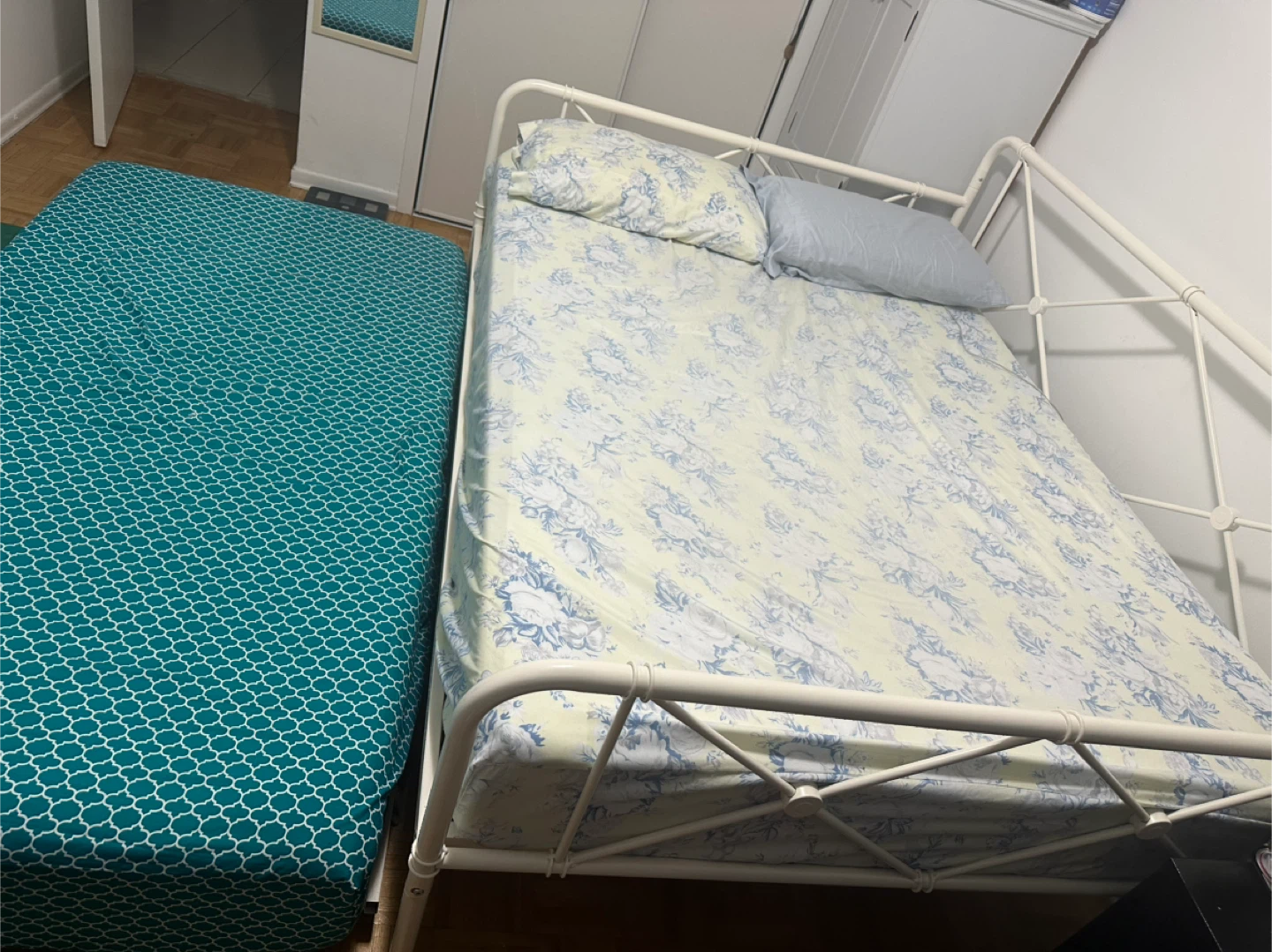 Daybed with Trundle – Two Beds in One - photo 3
