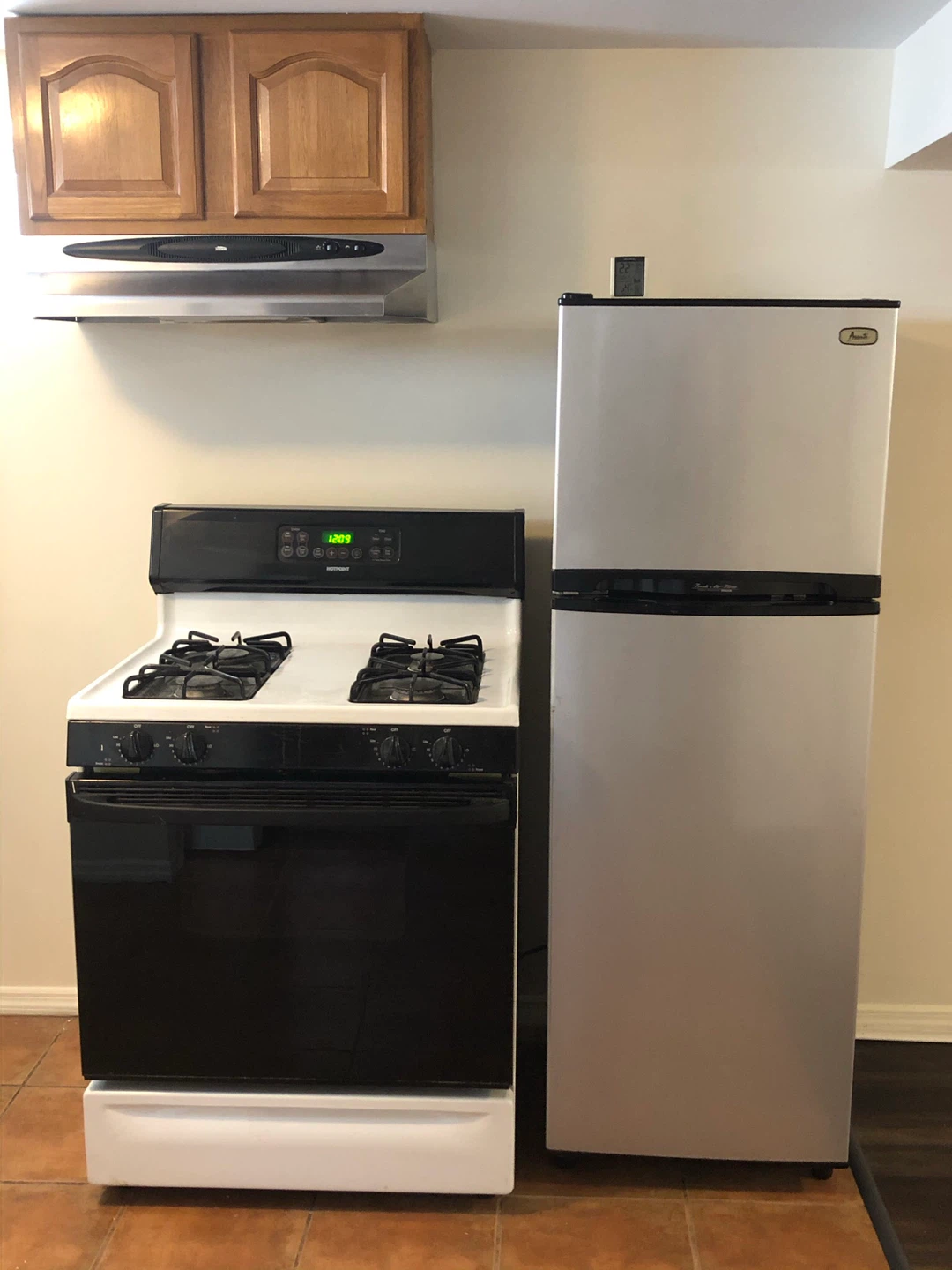 Hot point gas stove