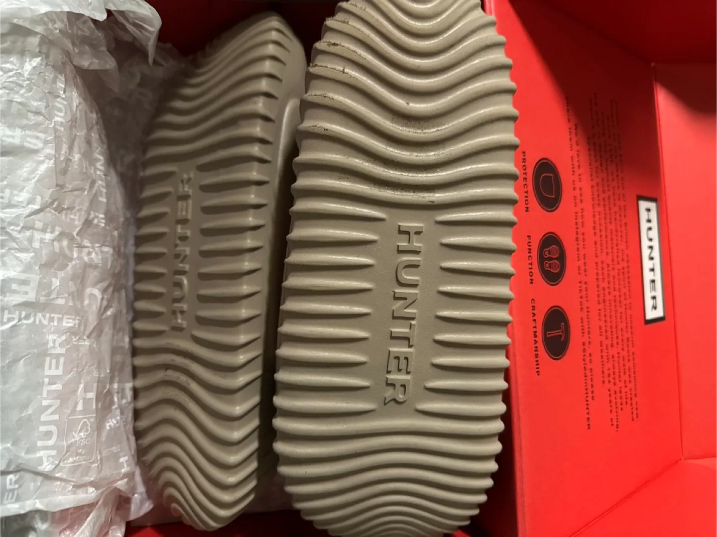 $25-NEW-Hunter Sandals Size 8 image indicator(6)