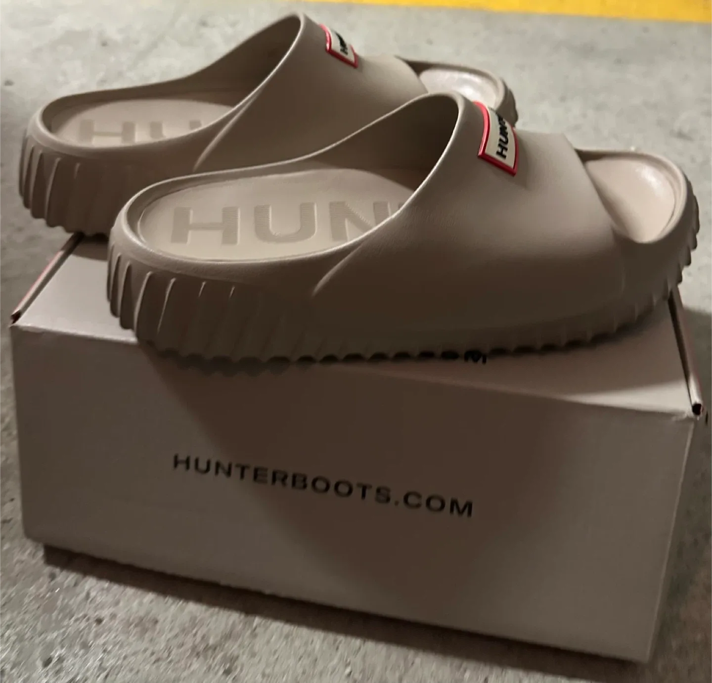 $25-NEW-Hunter Sandals Size 8 image indicator(4)