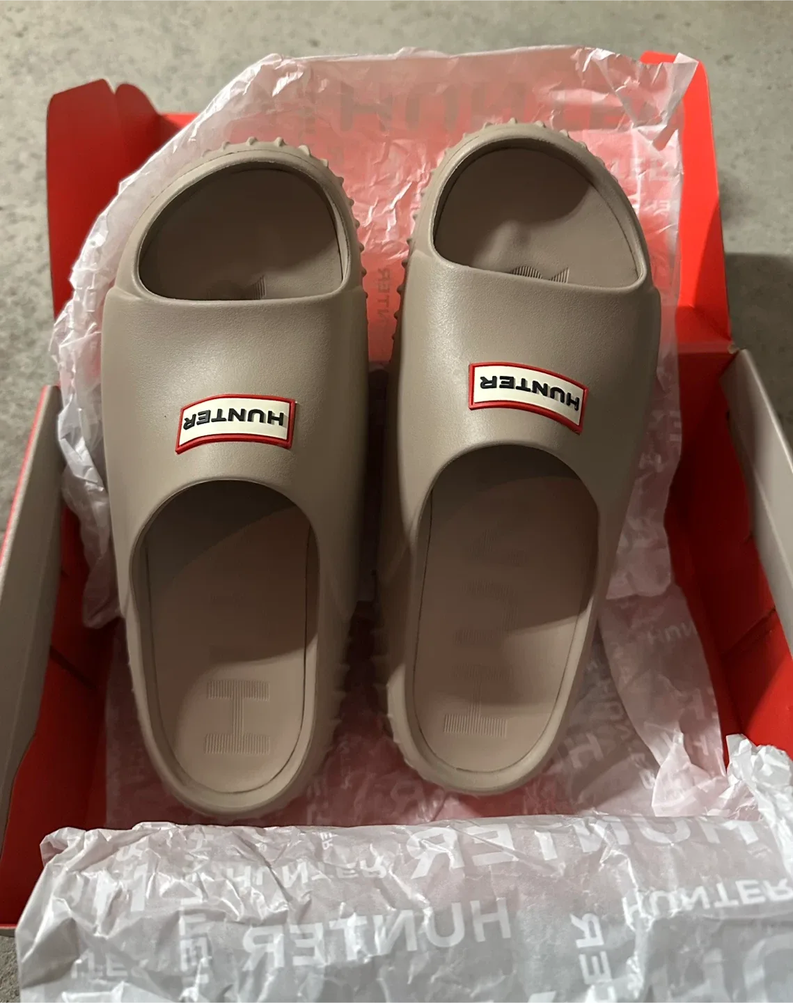 $25-NEW-Hunter Sandals Size 8 image indicator(5)