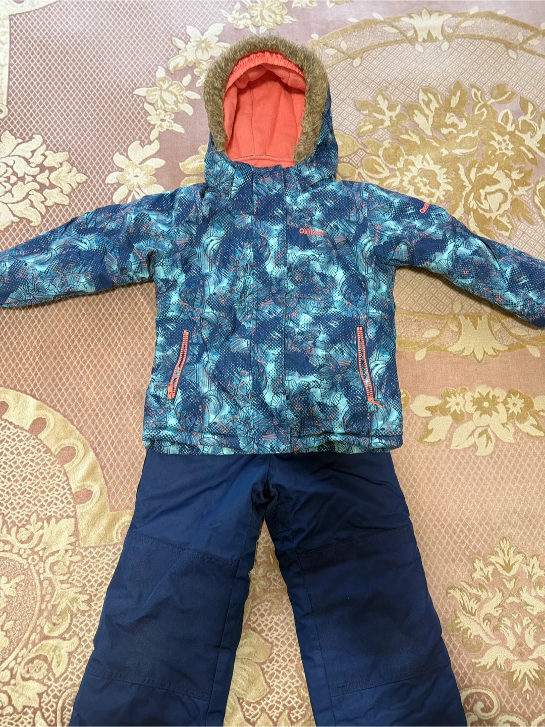 Carters OshKosh B'gosh Snowsuit - Size 6 years