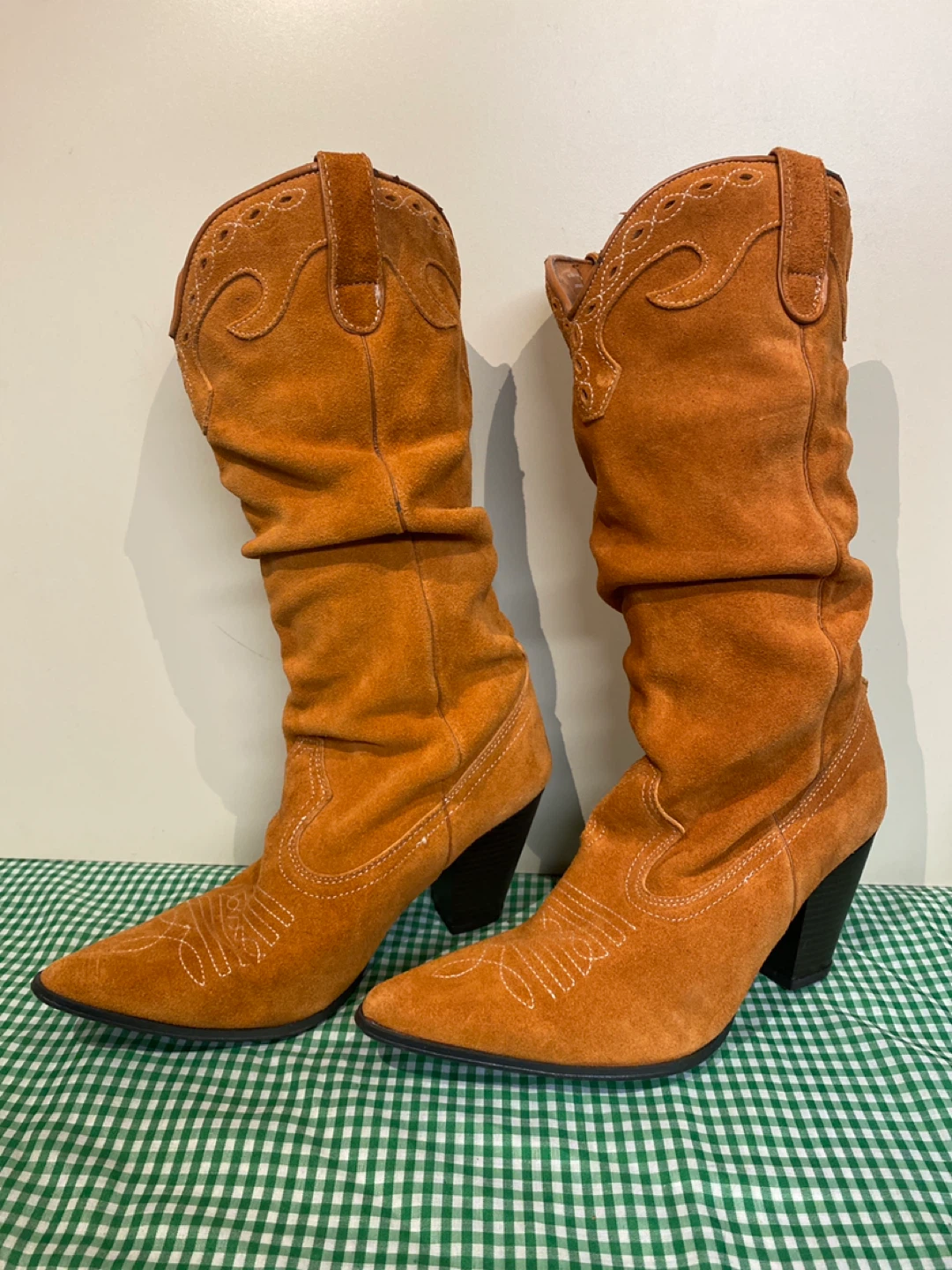 Women’s Suede Cowboy Boots - Size 8 - photo 2