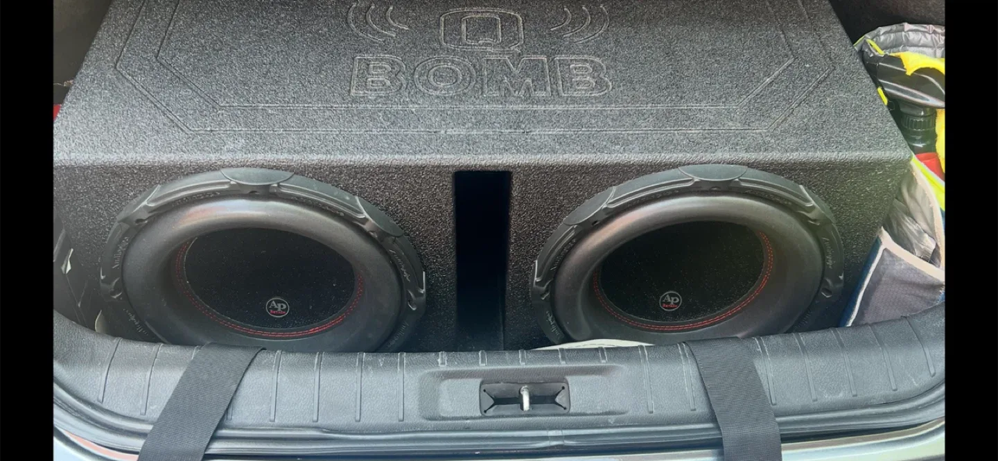 Q Bomb Dual AP Subwoofer Box image indicator(2)