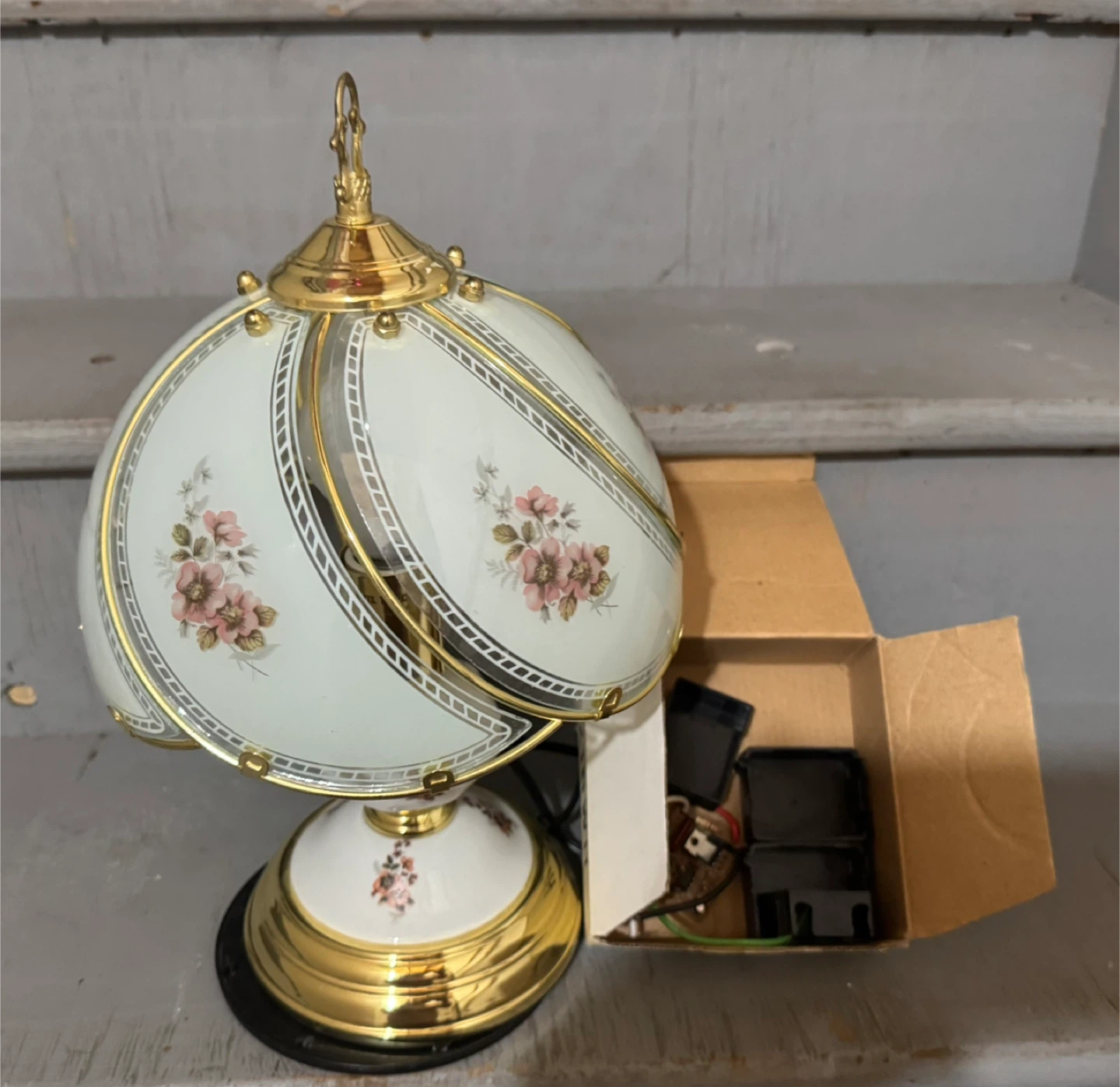 Vintage Floral Accent Table Lamps - photo 2