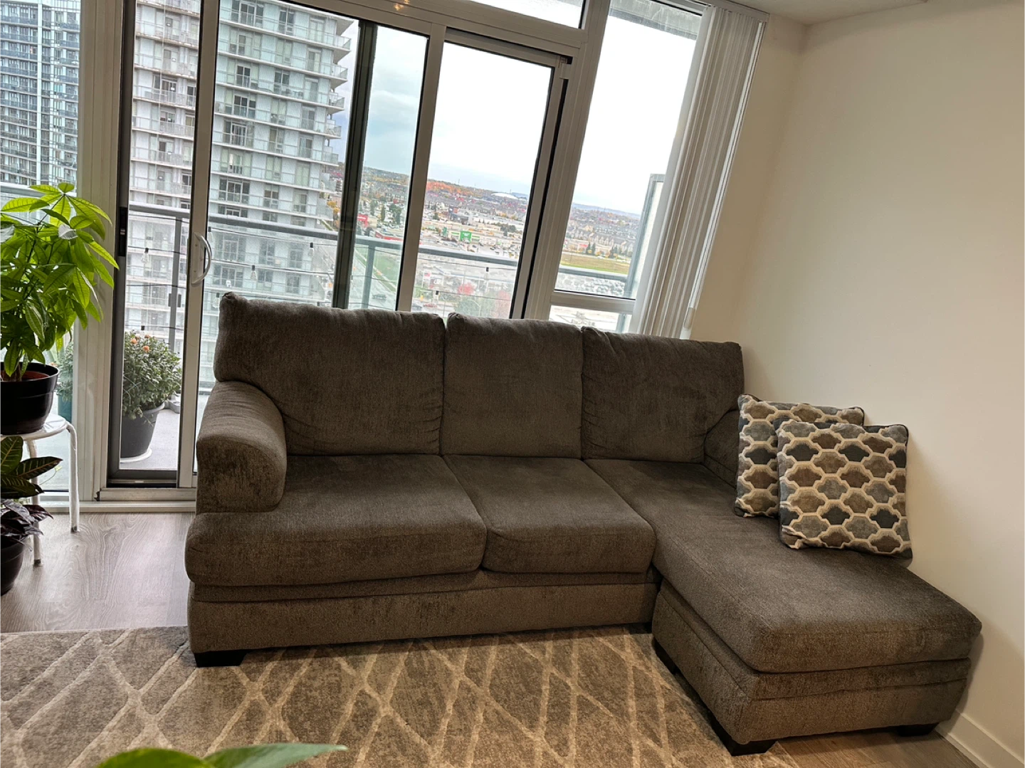 Grey Sectional Sofa with lounge Chaise for a Great Deal! - photo 2