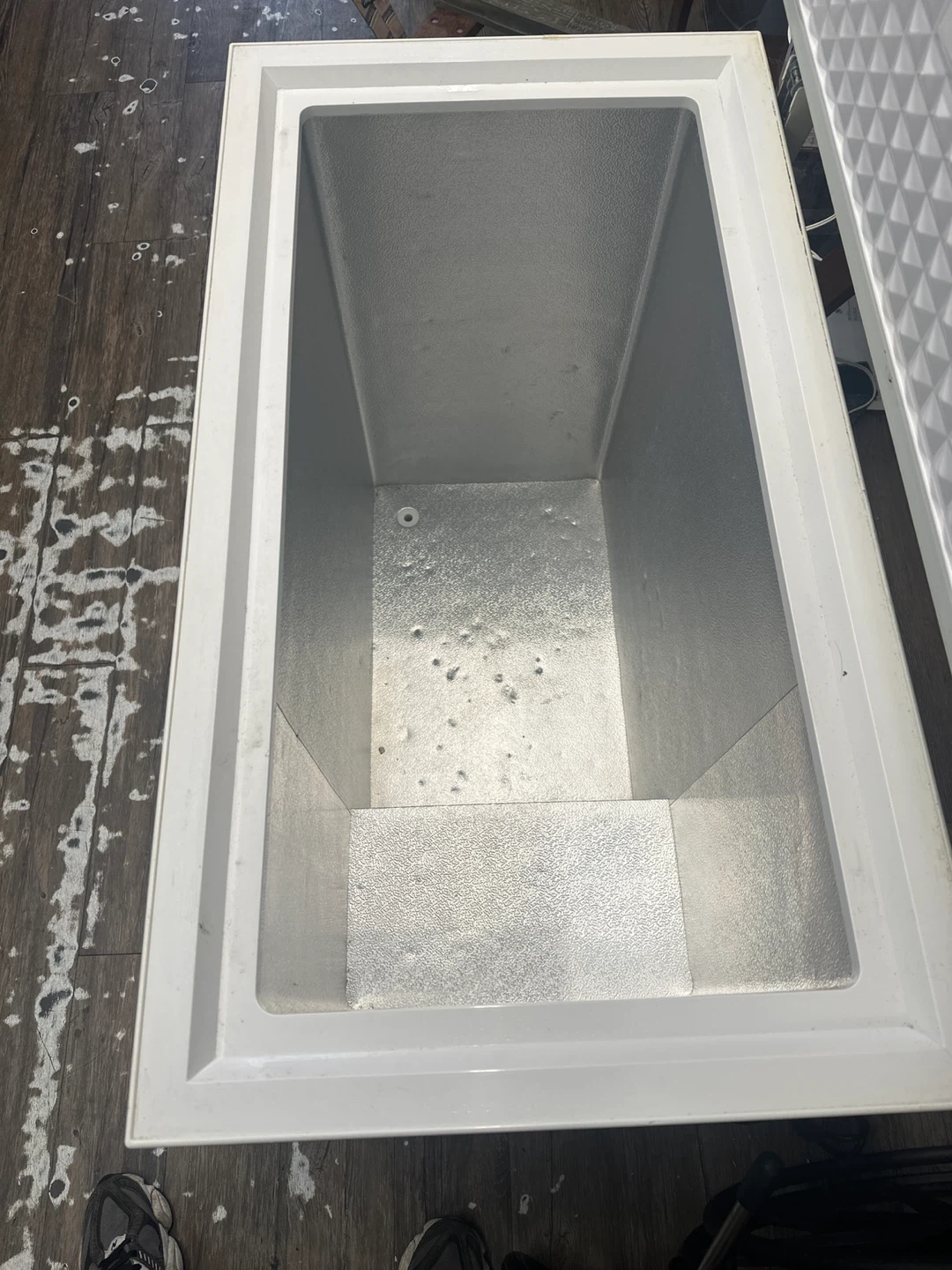 Thomson White Chest Freezer - photo 2