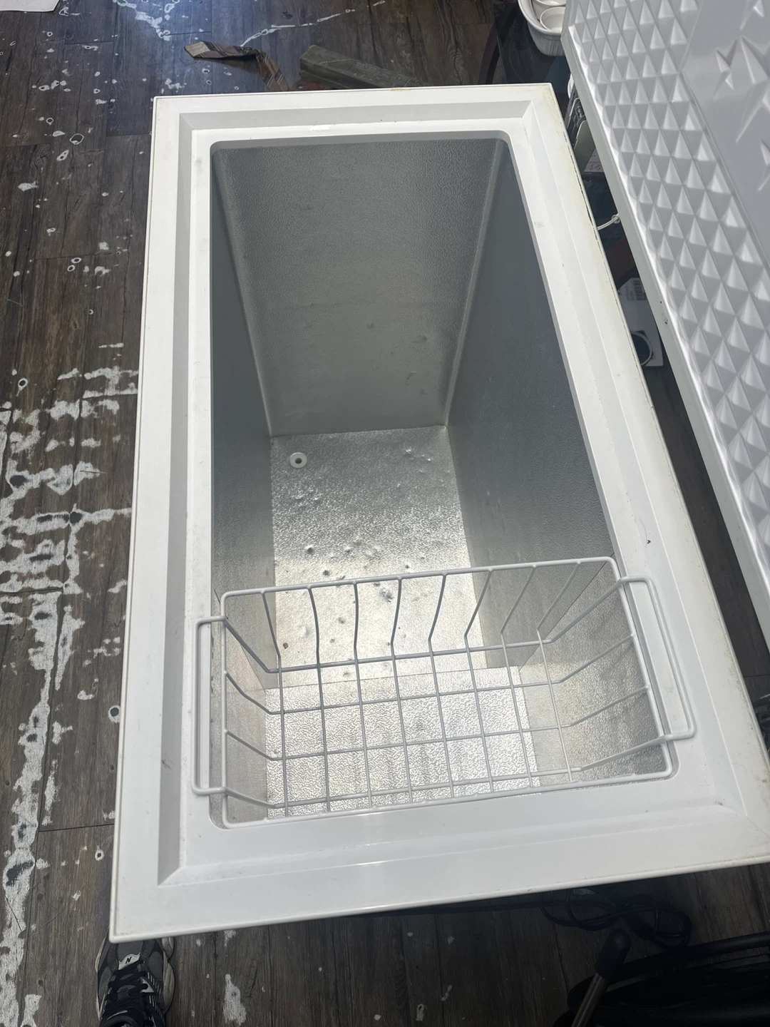 Thomson White Chest Freezer - photo 4