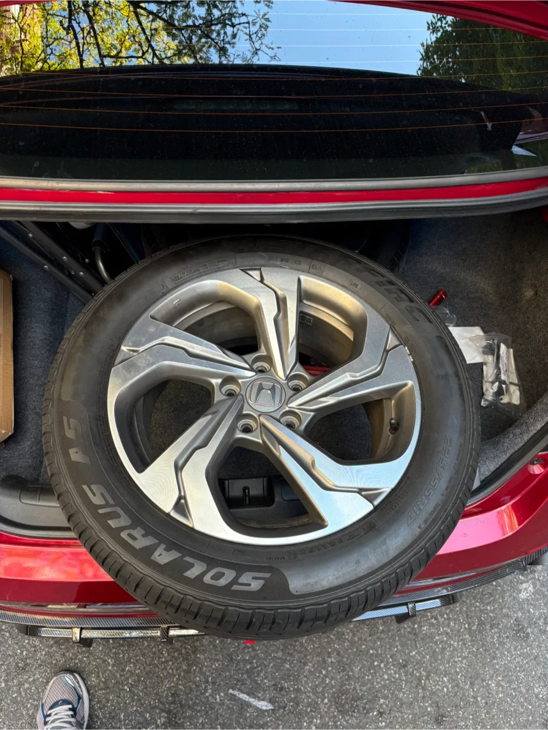 Honda Solarus Tire & Rim - 235/55R17 image indicator(2)